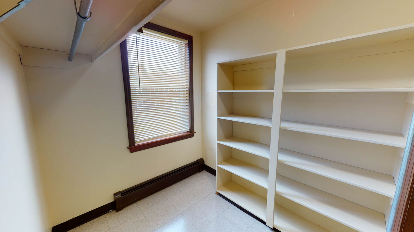 Oxford Place Apartments closet storage